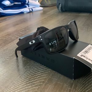 Oakley Holbrook sunglasses in Matte Black